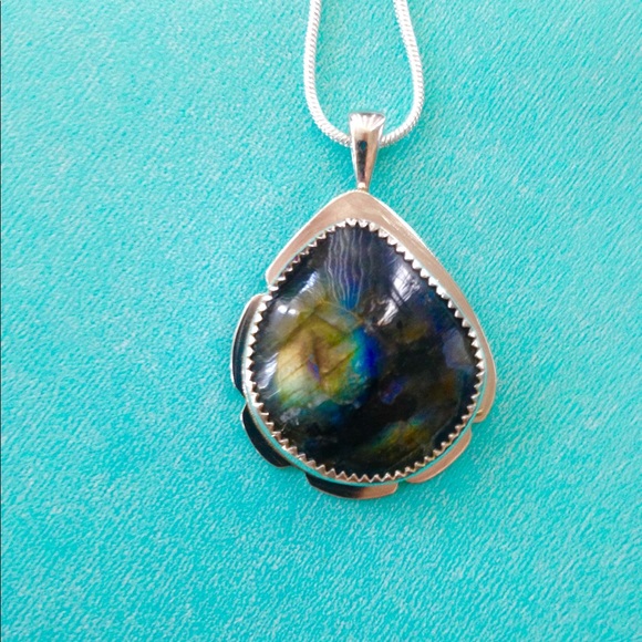 Designs By Lori~DBL Jewelry - SALE🍏22 Ct Labradorite Pendant Handmade